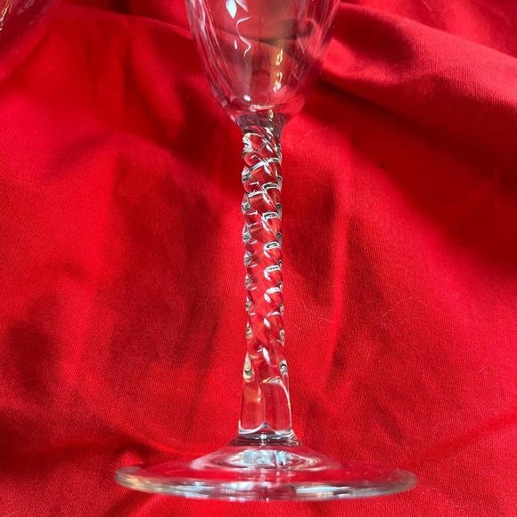 Set of 2 twisted stem champagne flutes; Like new - Picture 6 of 6
